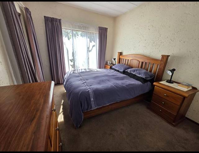 2 BEDROOM APARTMENT FOR SALE IN SUNNINGHILL